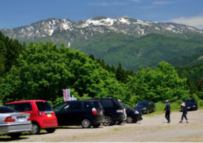 「霊峰白山を望む」