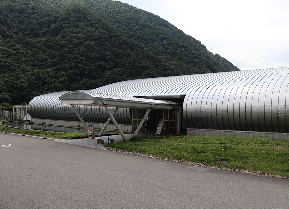 道IBOROダムサイドパーク御母衣電力館・荘川桜記念館